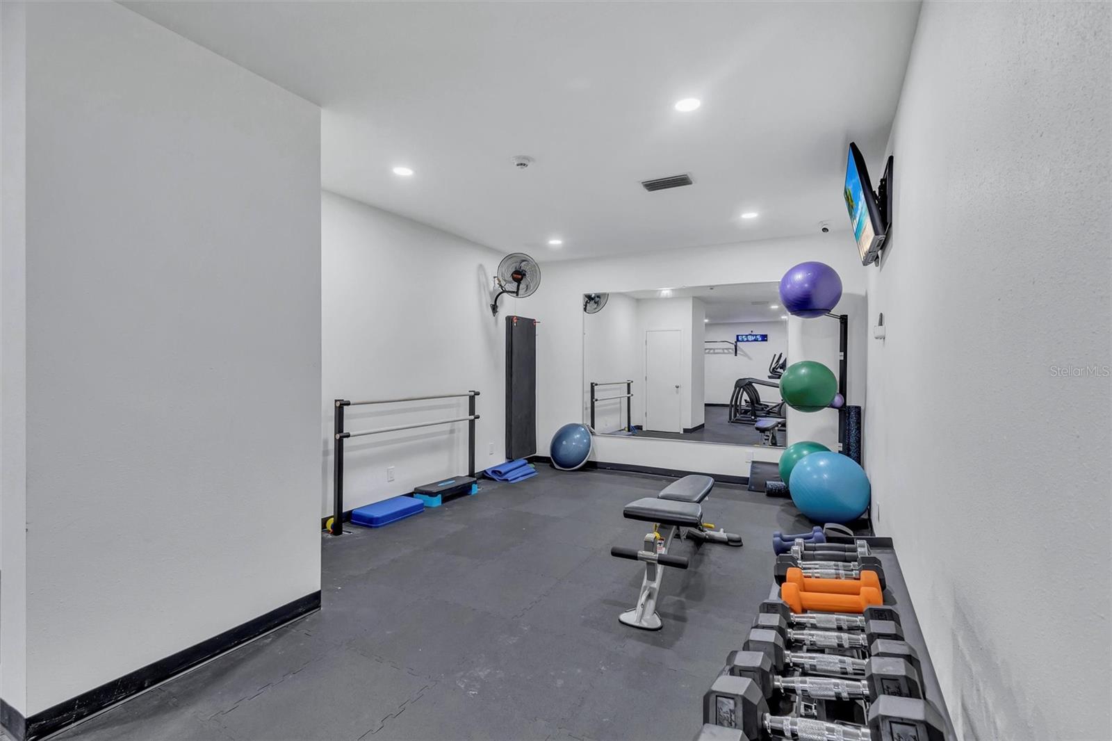 SIESTA TOWERS - Residential