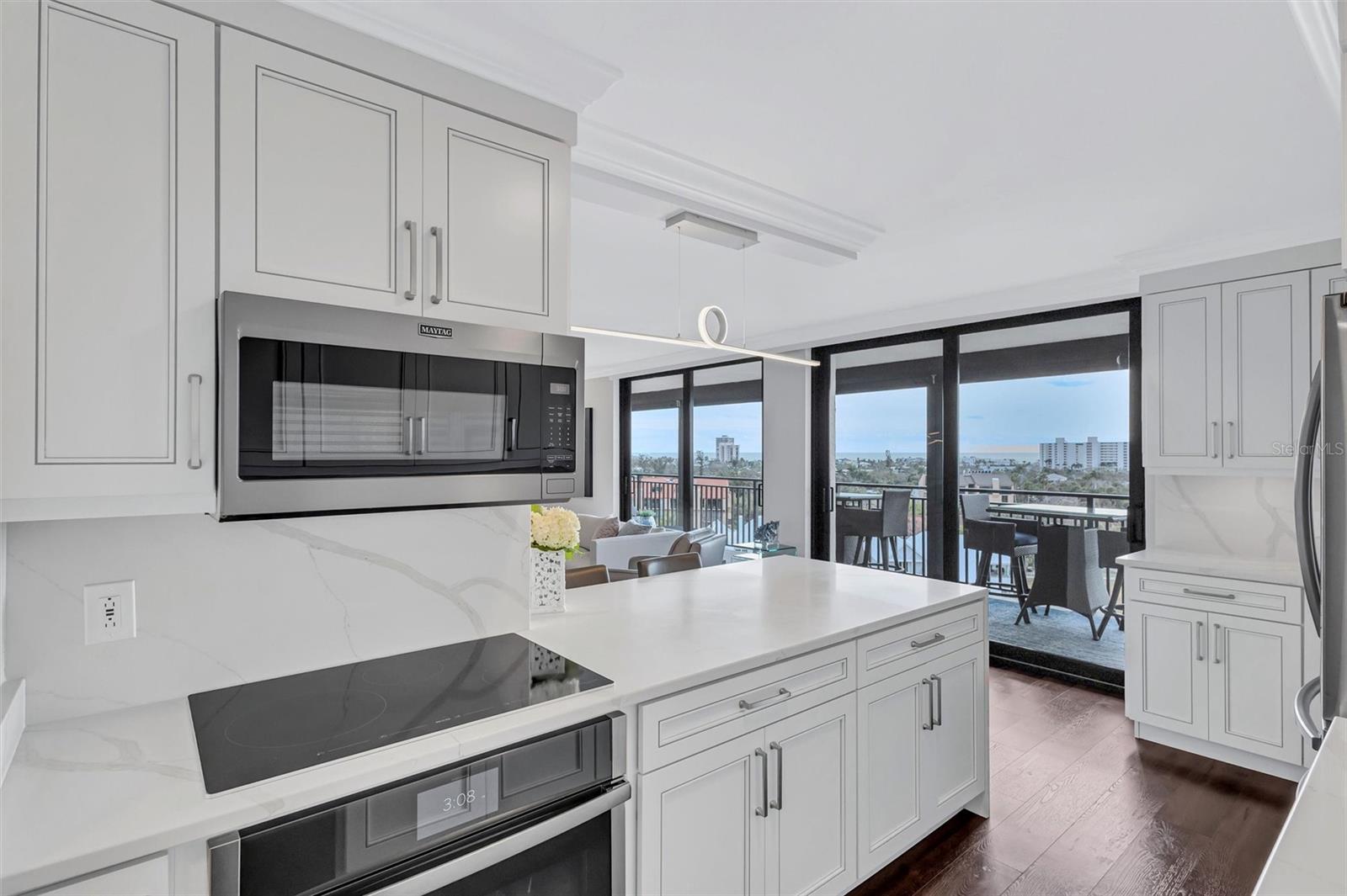 SIESTA TOWERS - Residential