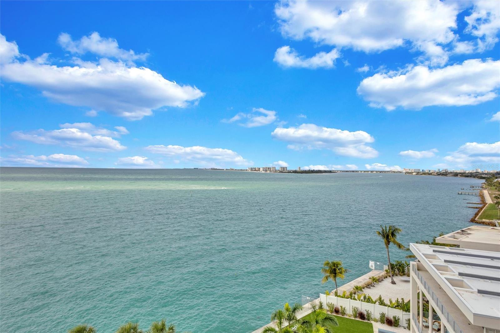 SIESTA TOWERS - Residential