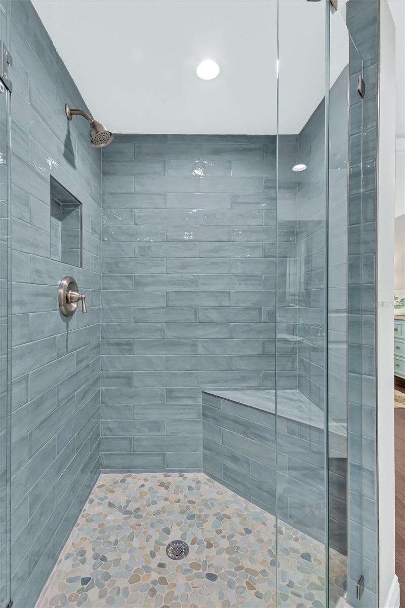 SIESTA TOWERS - Residential