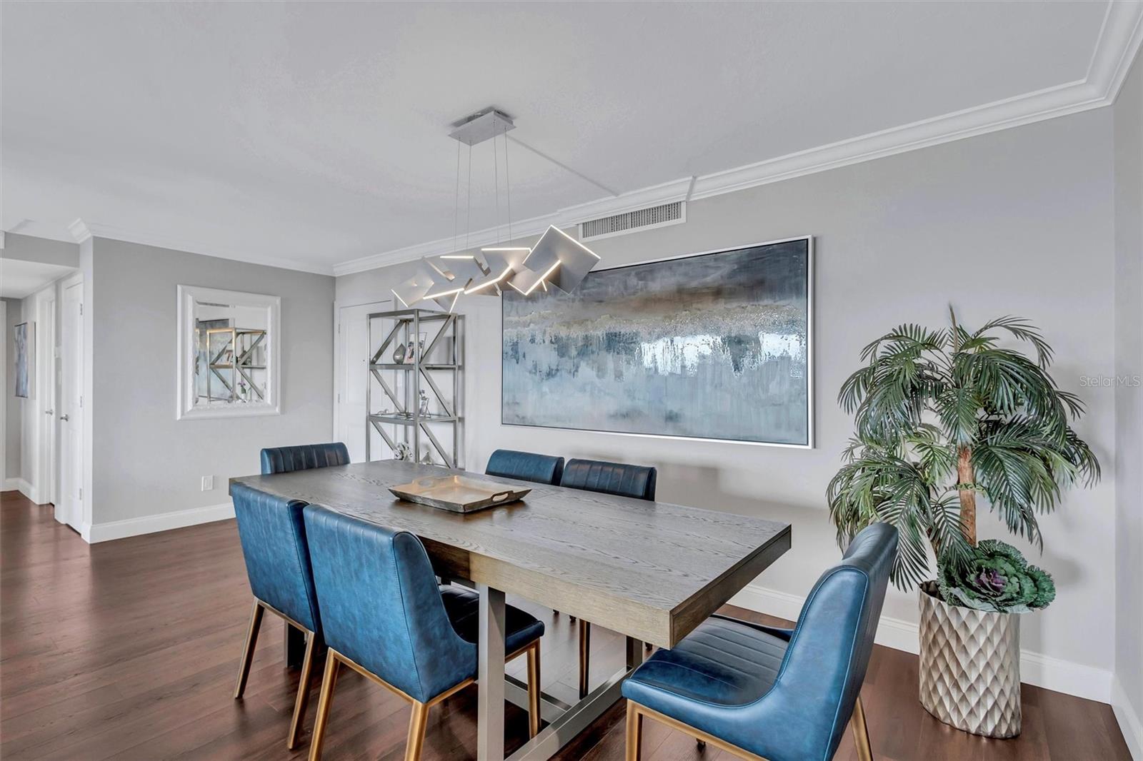 SIESTA TOWERS - Residential