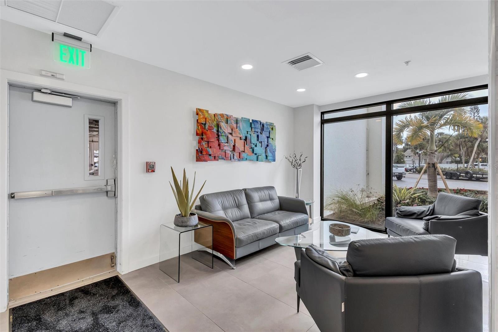 SIESTA TOWERS - Residential