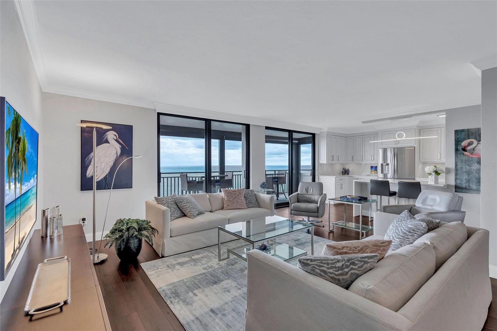 SIESTA TOWERS - Residential