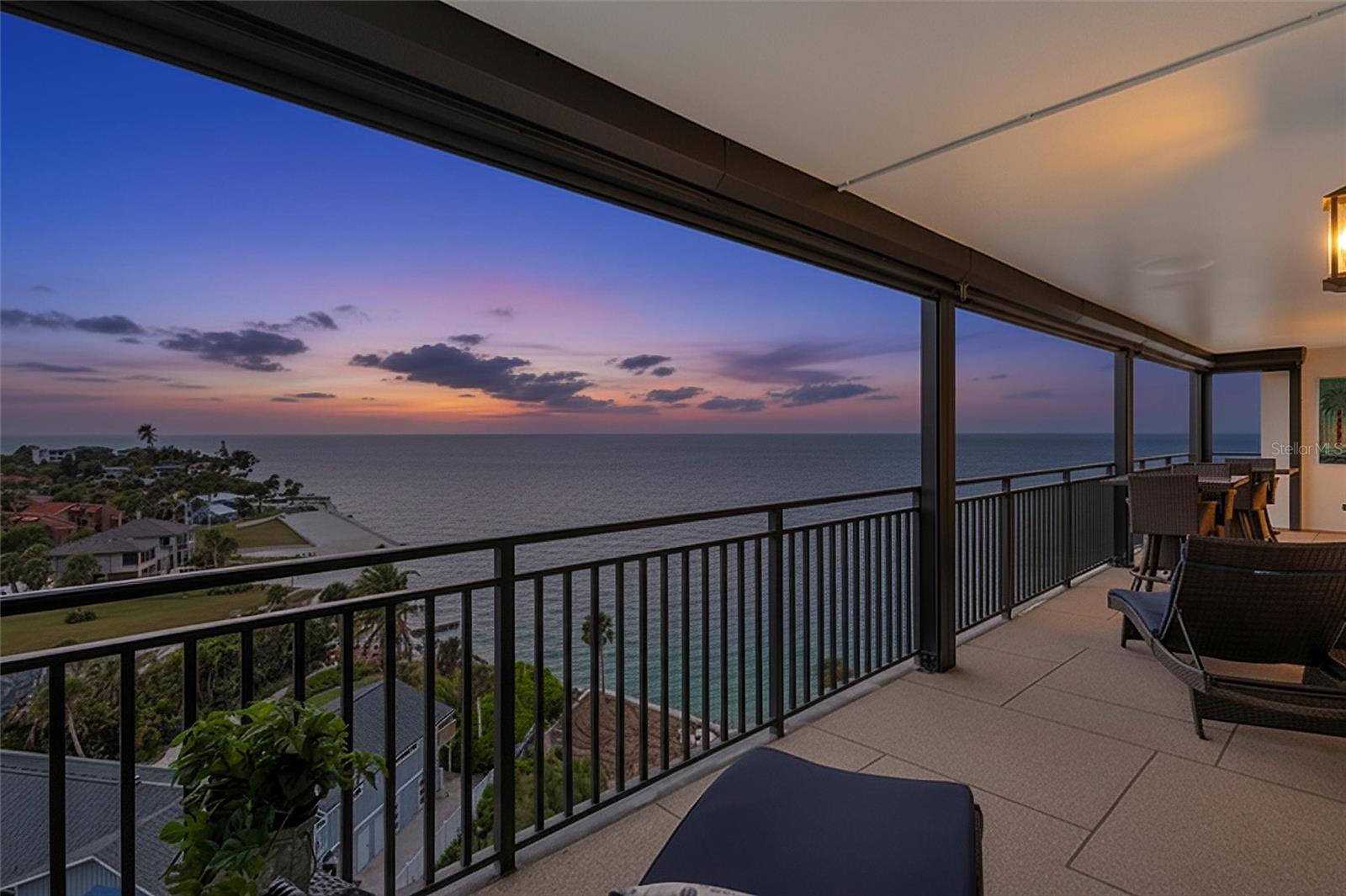 SIESTA TOWERS - Residential