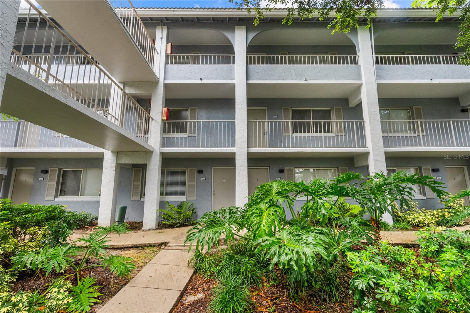 109 OYSTER BAY CIRCLE 220