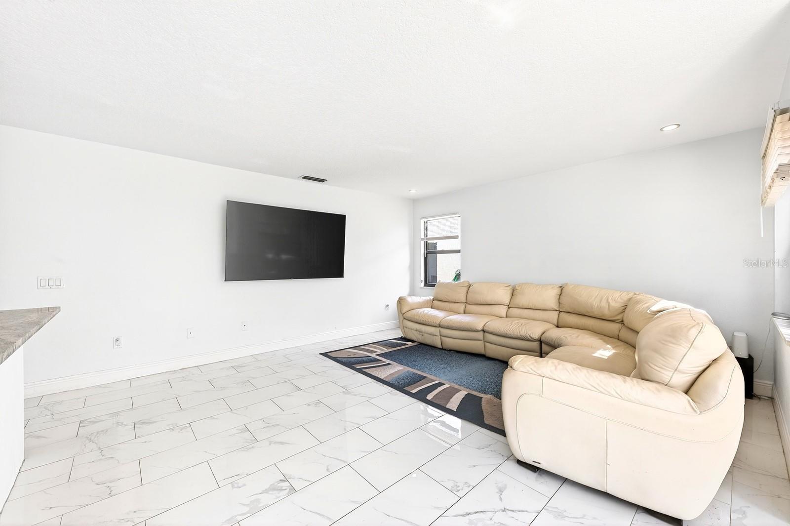 ORANGE TREE COUNTRY CLUB - Residential