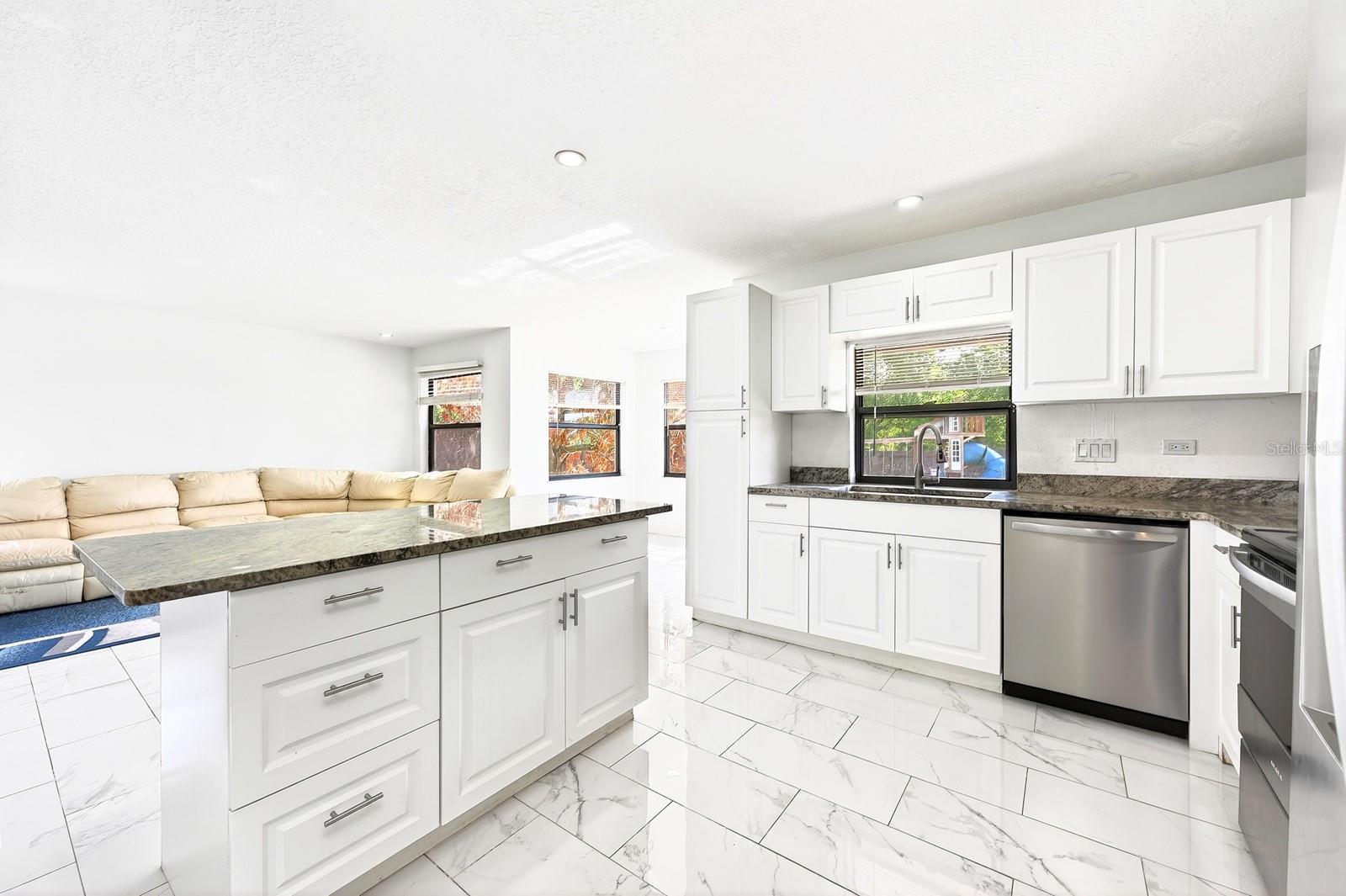 ORANGE TREE COUNTRY CLUB - Residential