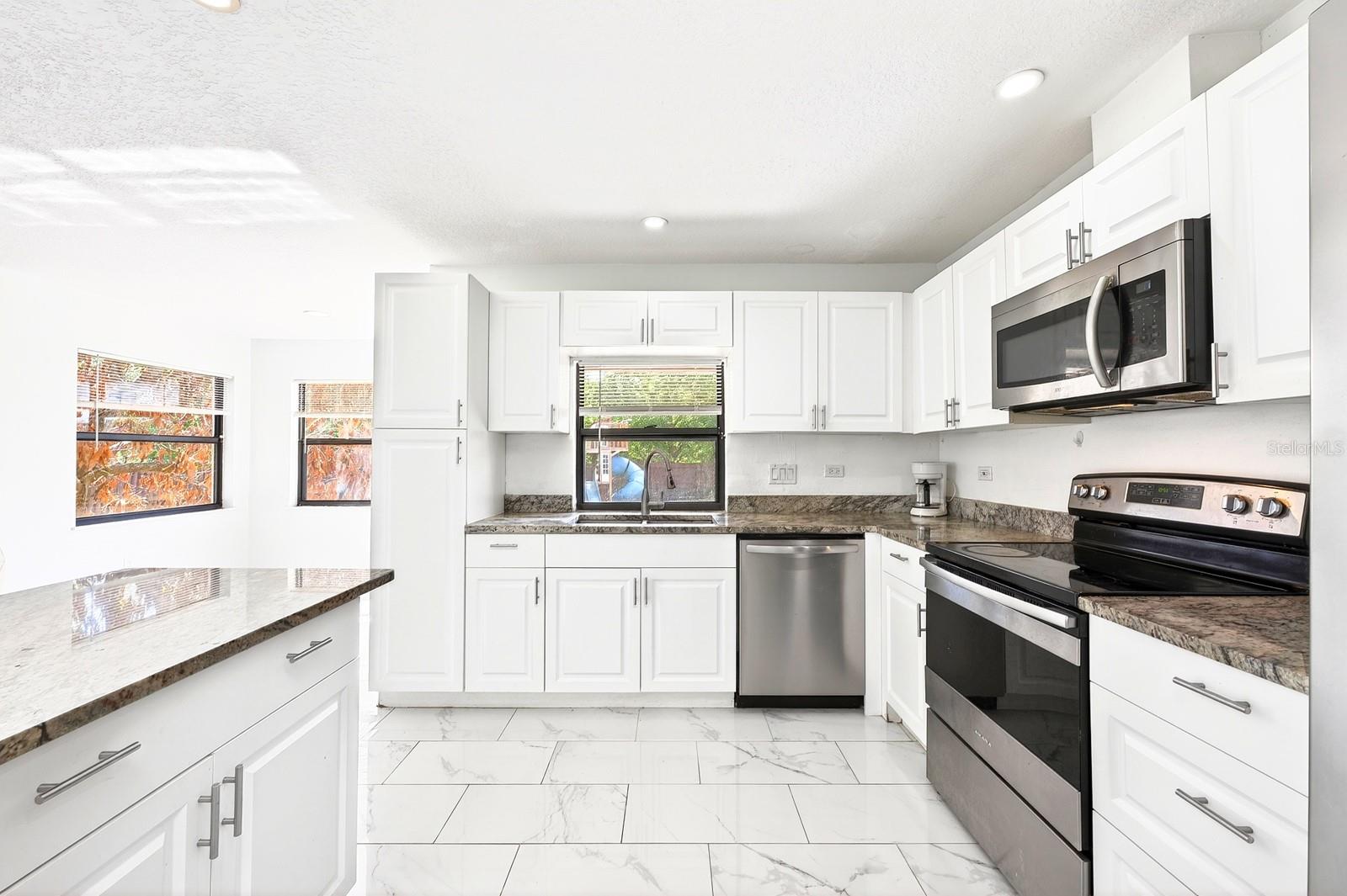 ORANGE TREE COUNTRY CLUB - Residential