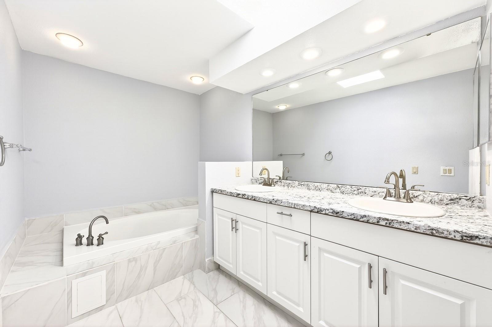 ORANGE TREE COUNTRY CLUB - Residential