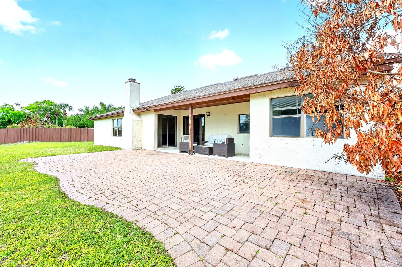 ORANGE TREE COUNTRY CLUB - Residential