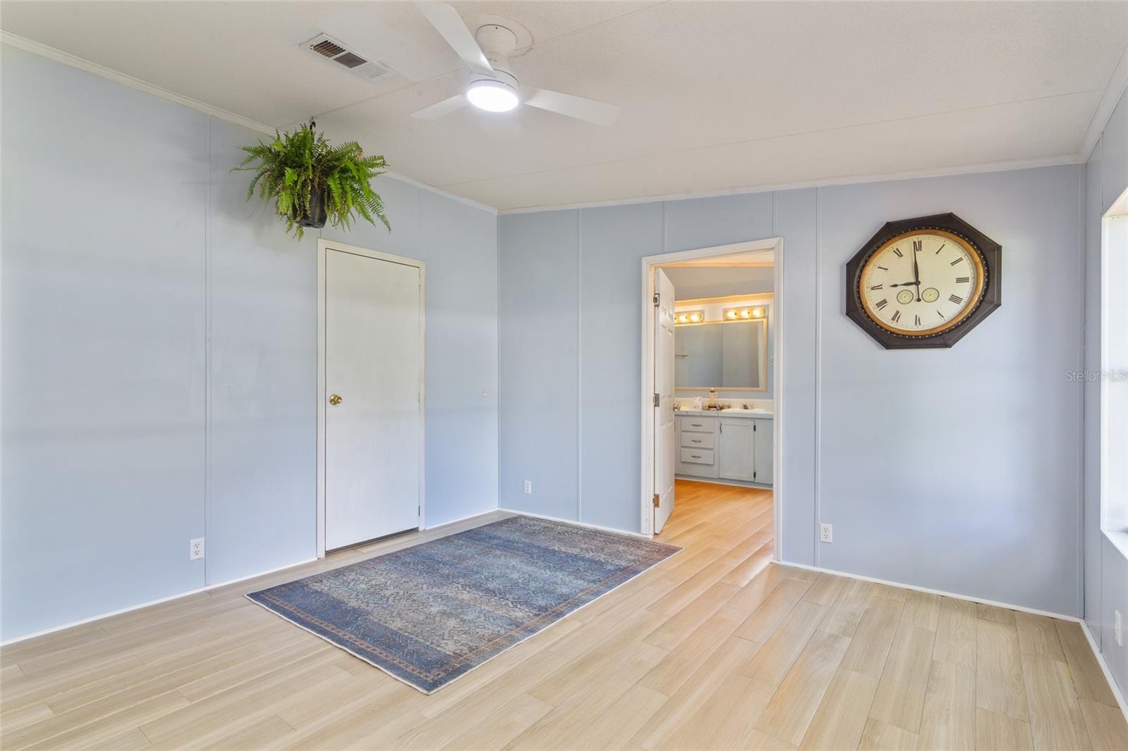 HIDEAWAY - Residential