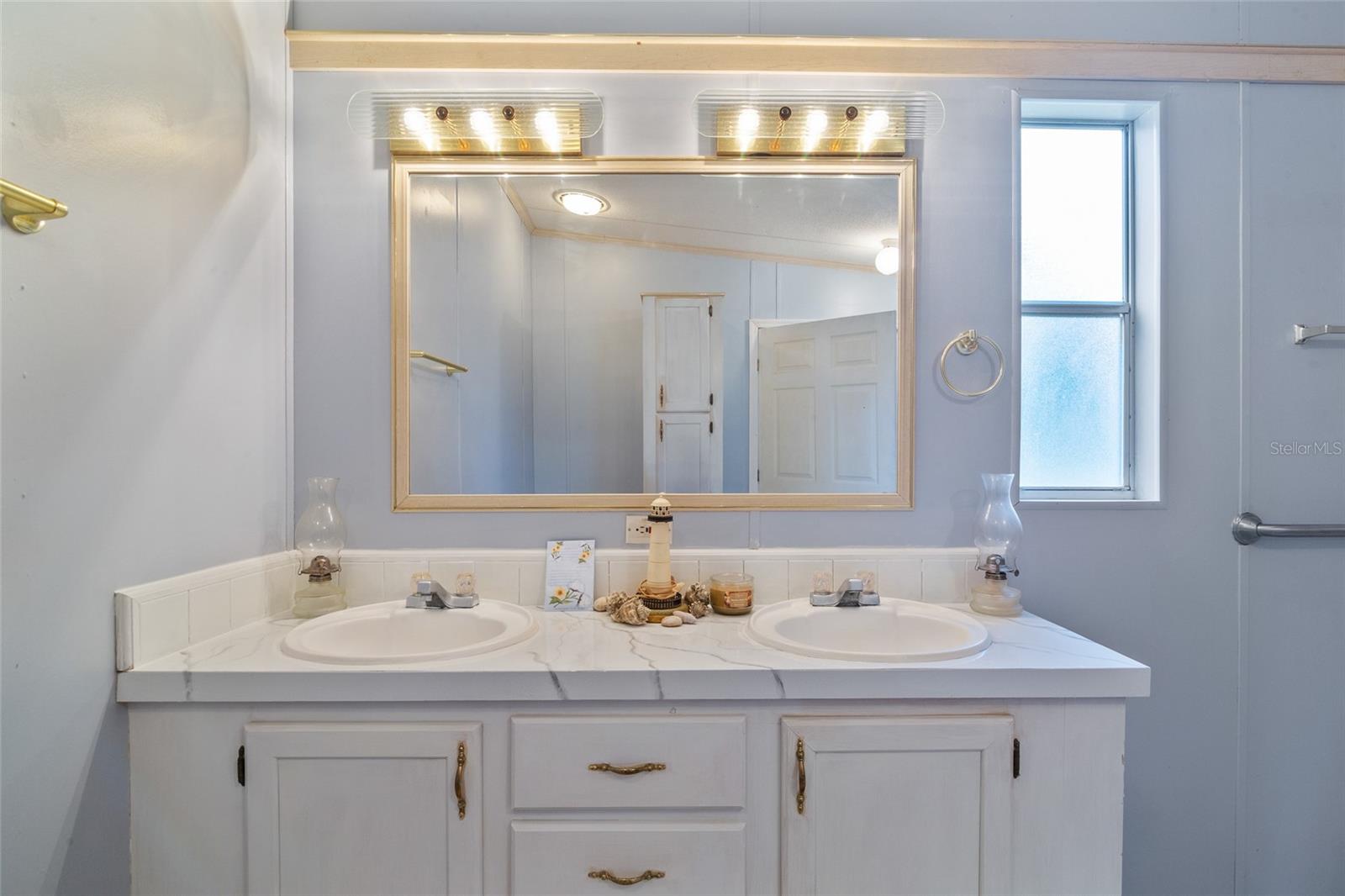 HIDEAWAY - Residential