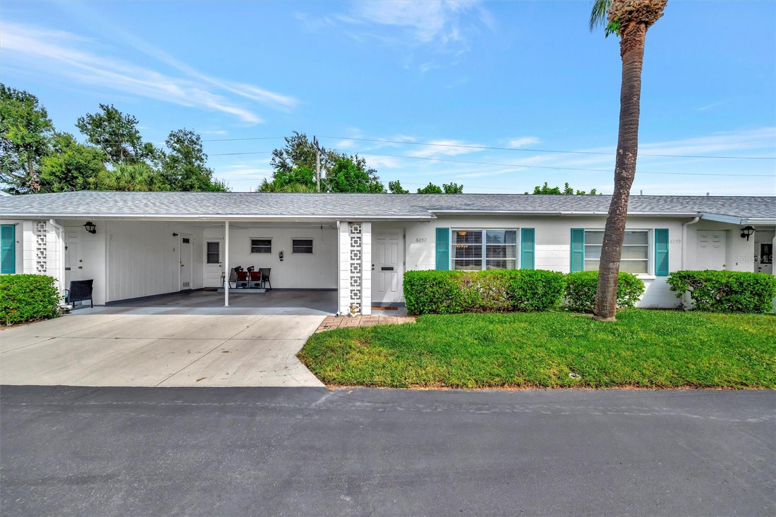 PARKWAY VILLAS - Residential