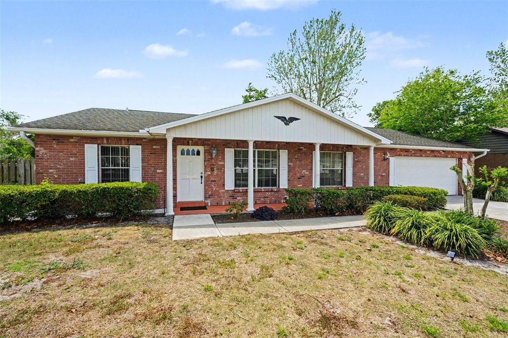 Photo of 1709 Sakura Drive, Valrico, FL 33596 (MLS # TB8494124)