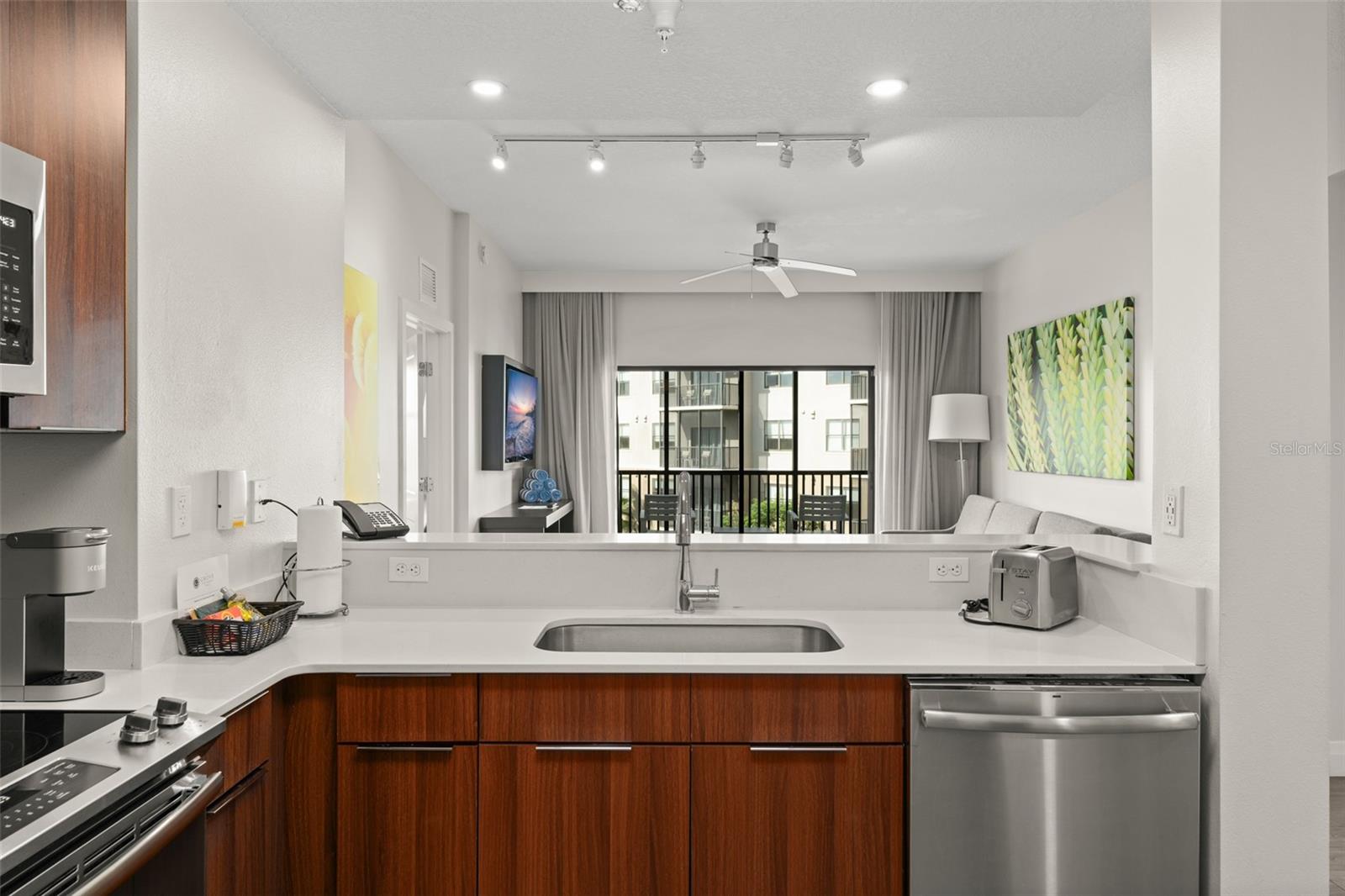14501 GROVE RESORT AVENUE 2334