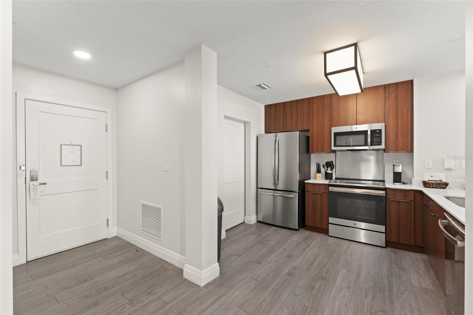14501 GROVE RESORT AVENUE 2334