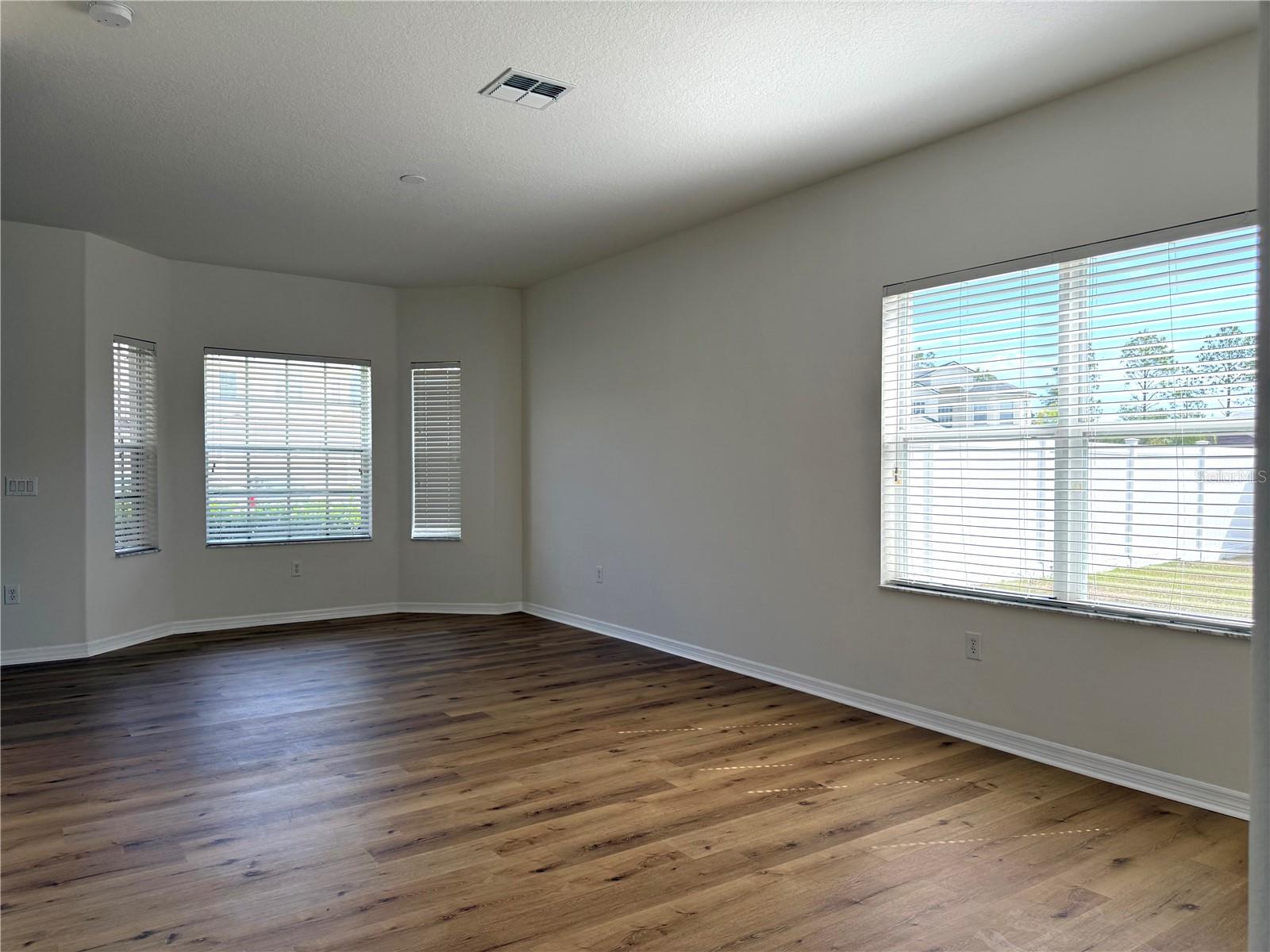 1764 ASHWORTH LOOP