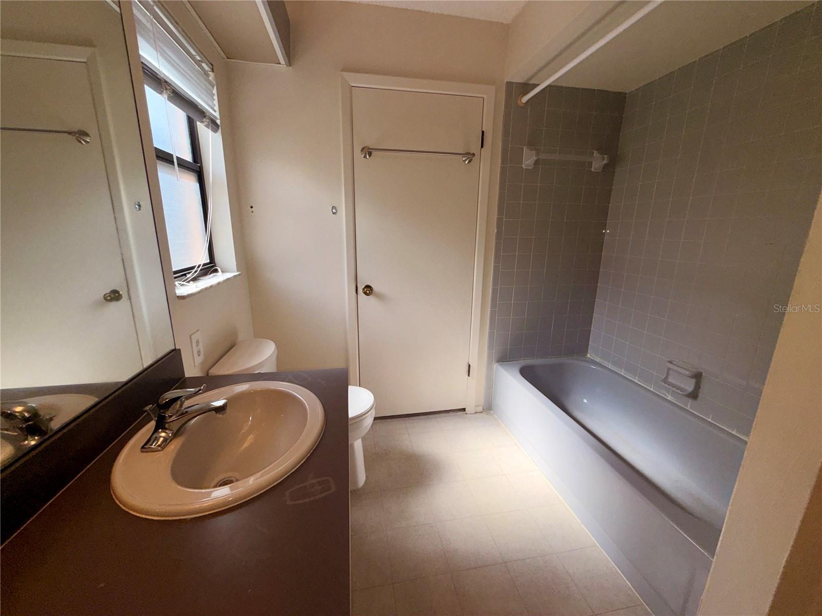 REGENCY PARK - Residential