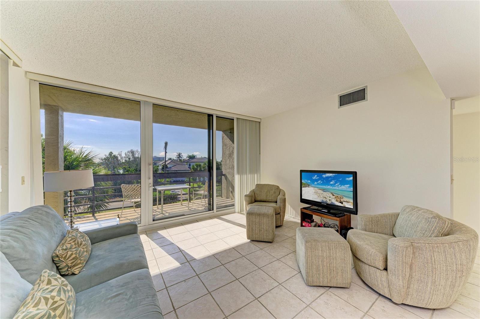 7591_BEACHPLACE_III - Residential