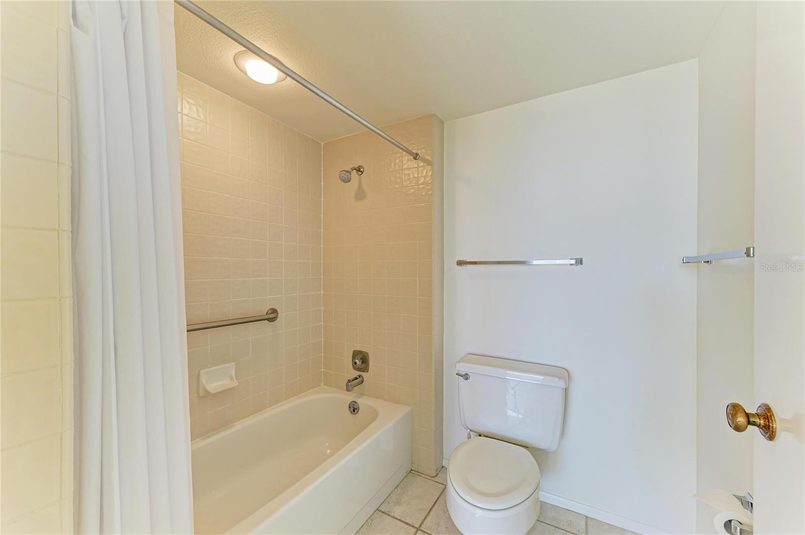 7591_BEACHPLACE_III - Residential