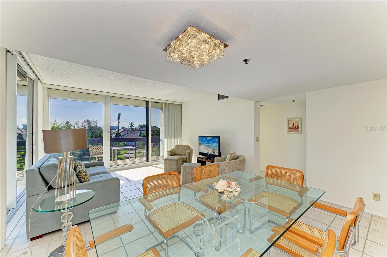 7591_BEACHPLACE_III - Residential