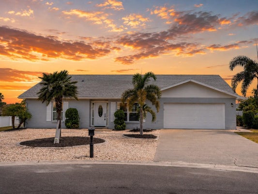 805 LEISEY CIR, RUSKIN, FL 33570 - Image e7d2edd6f468544f5d7ef51959cd6a2c/3747083080