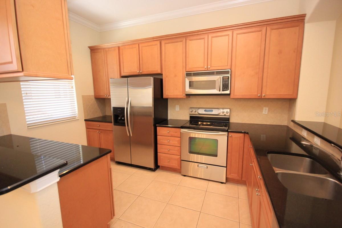 WESTSHORE YACHT CLUB TWNHMS - Residential Lease