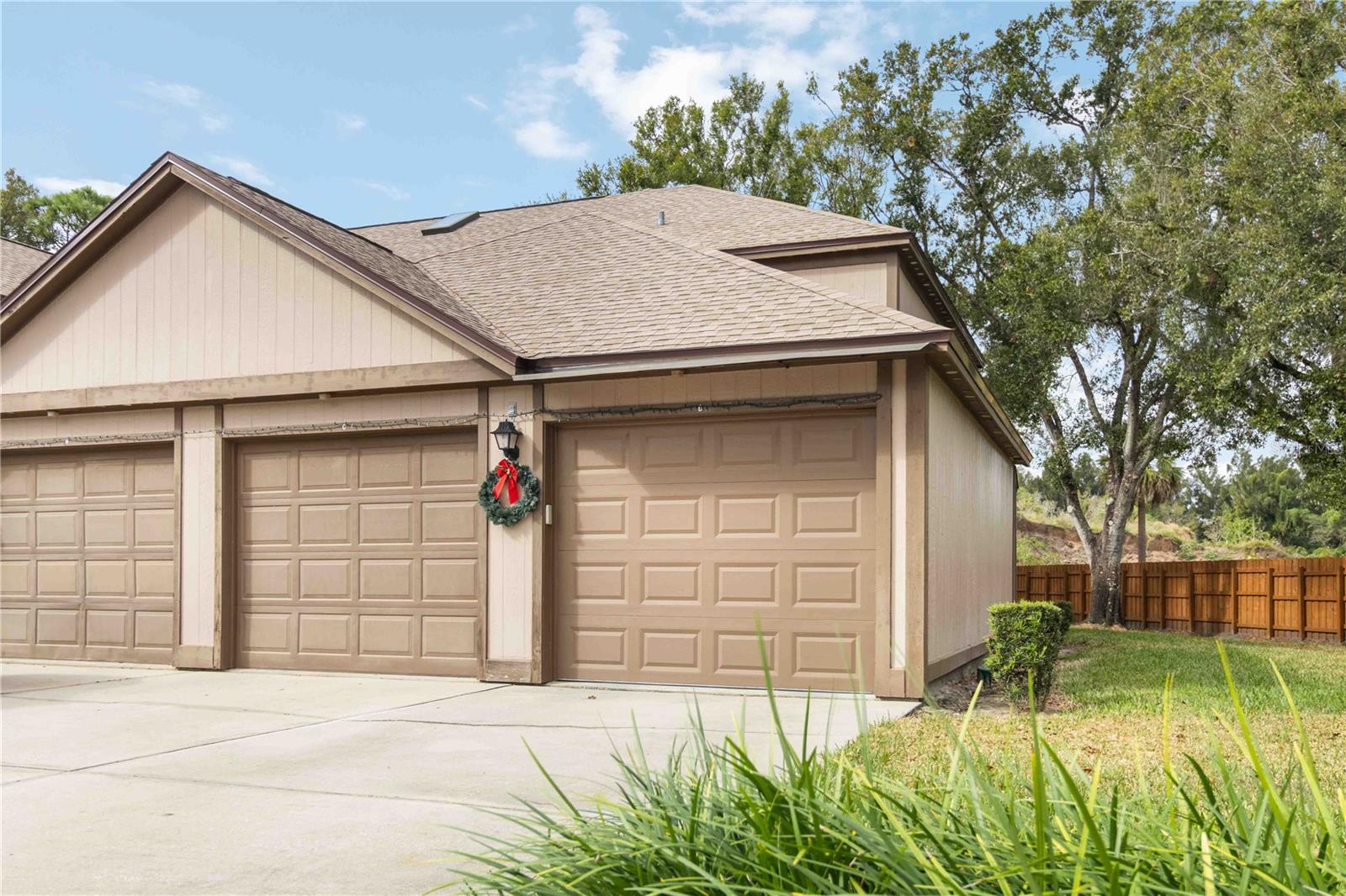 610 SAINT ALBANS COURT 19D