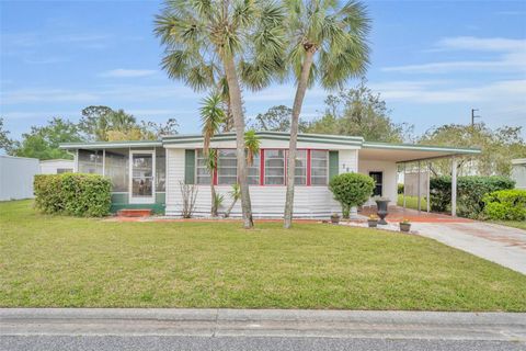 Photo of 104 Diamond Head Drive, Leesburg, FL 34788 (MLS # G5109817)