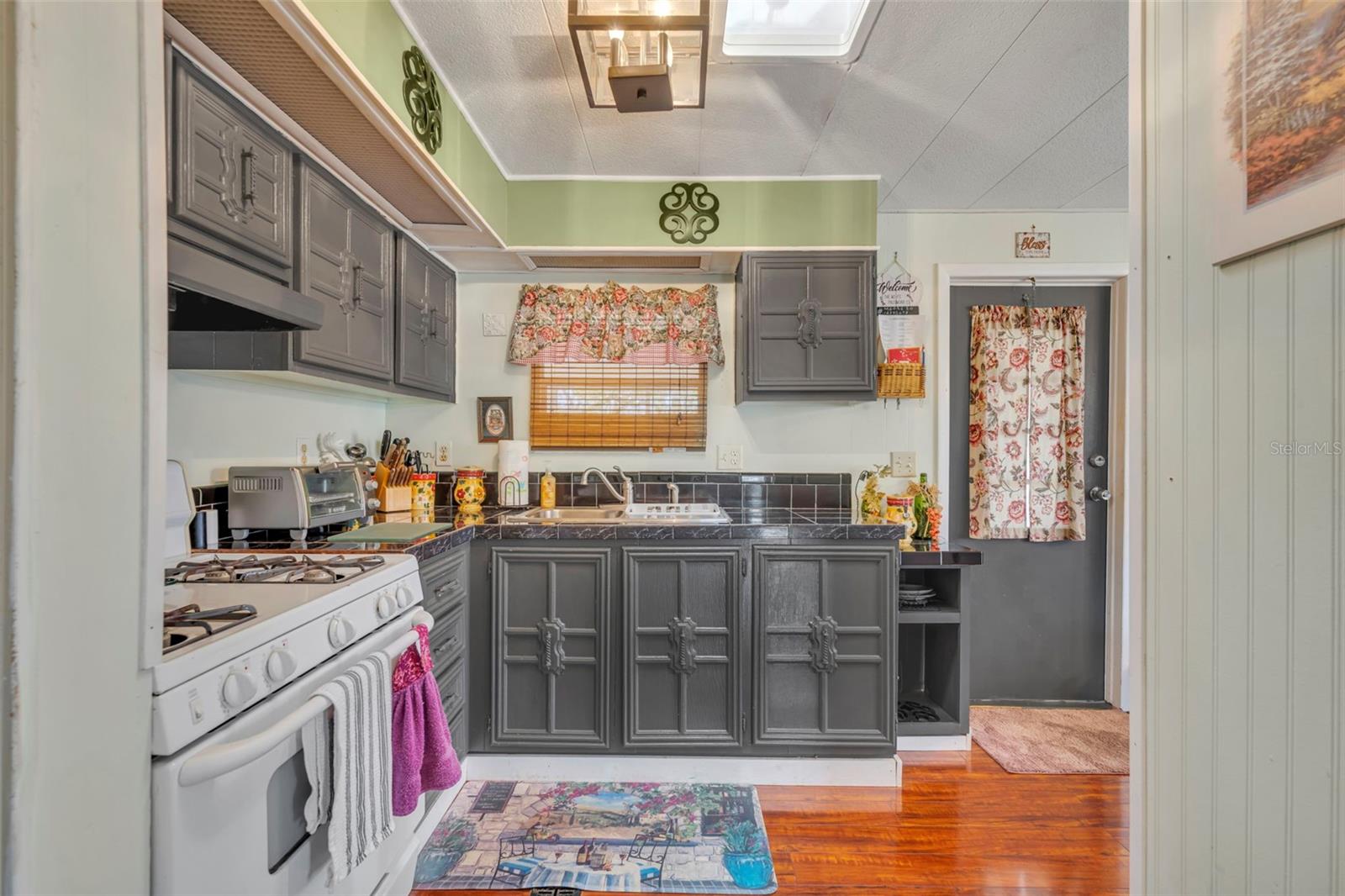 MOLOKAI CO-OP - Residential