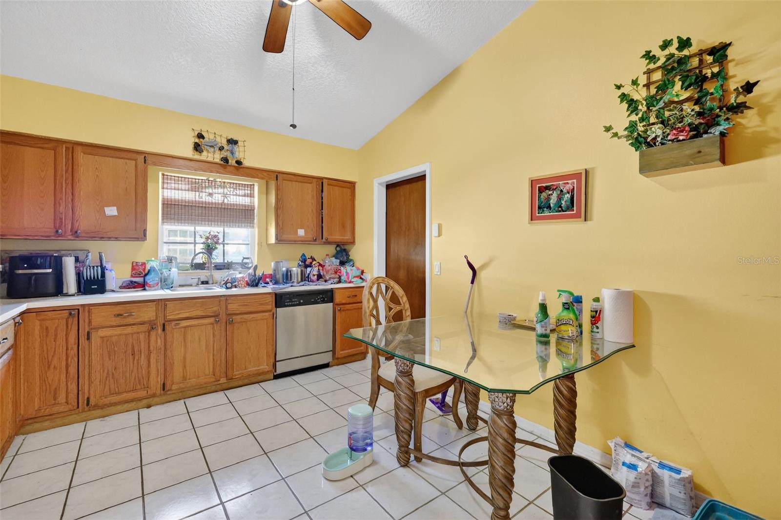 CARLTON VILLAGE PARK - Residential