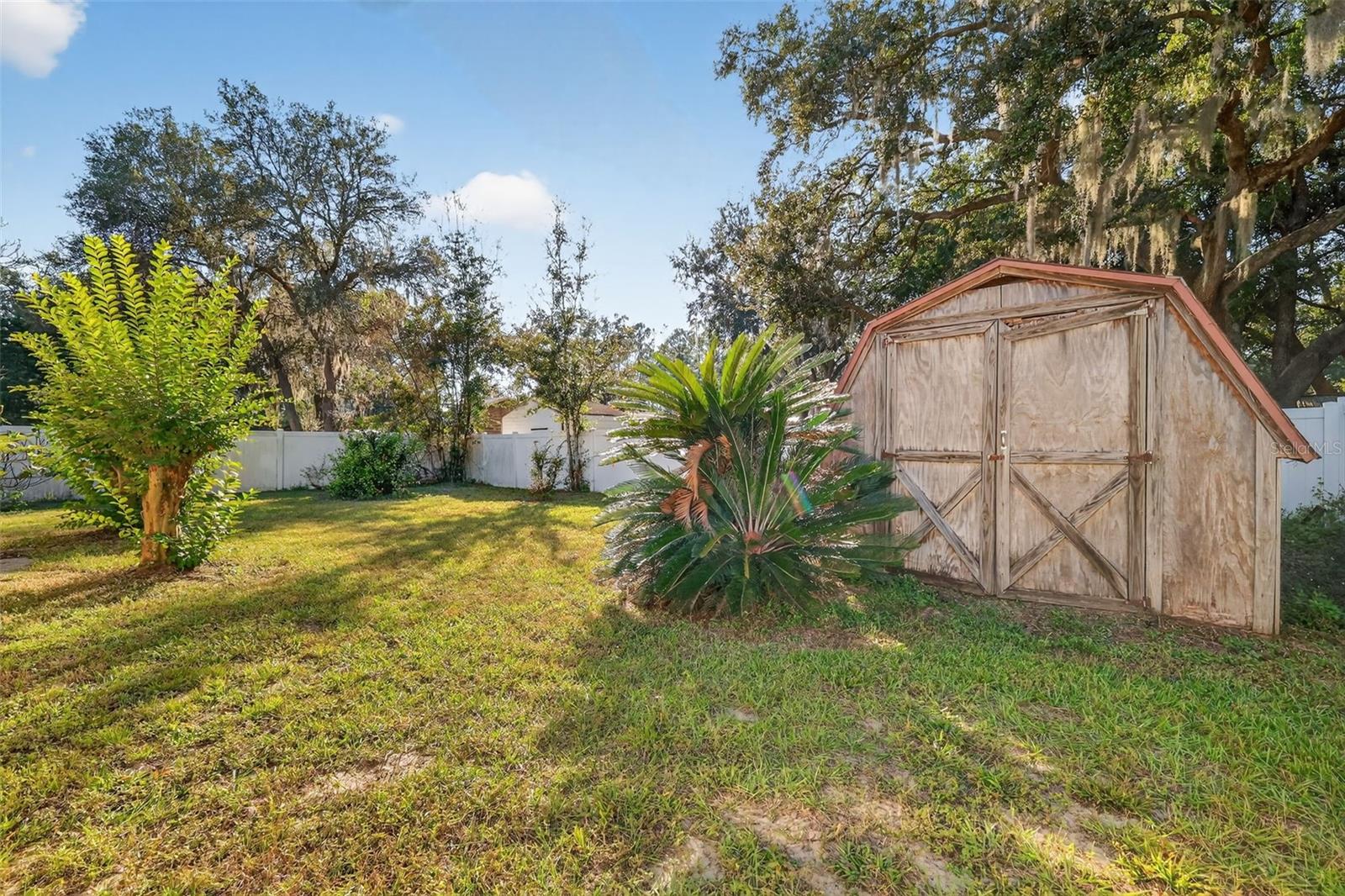 CARLTON VILLAGE PARK - Residential