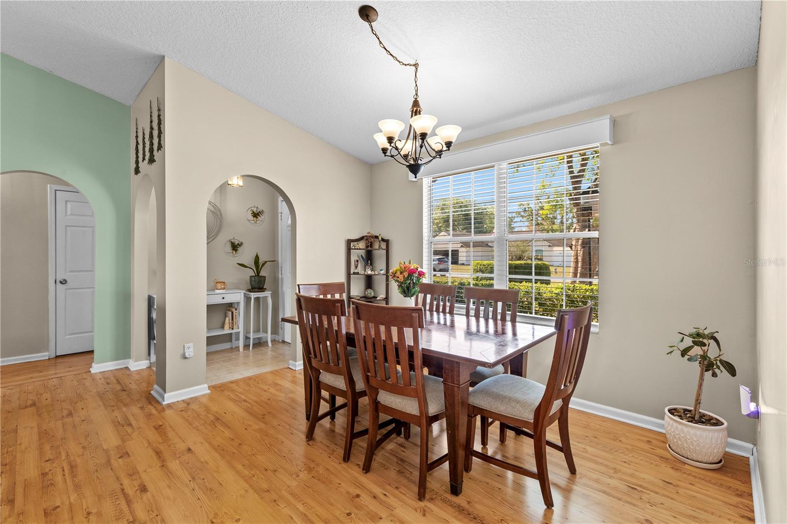 3208 SARAHS COURT