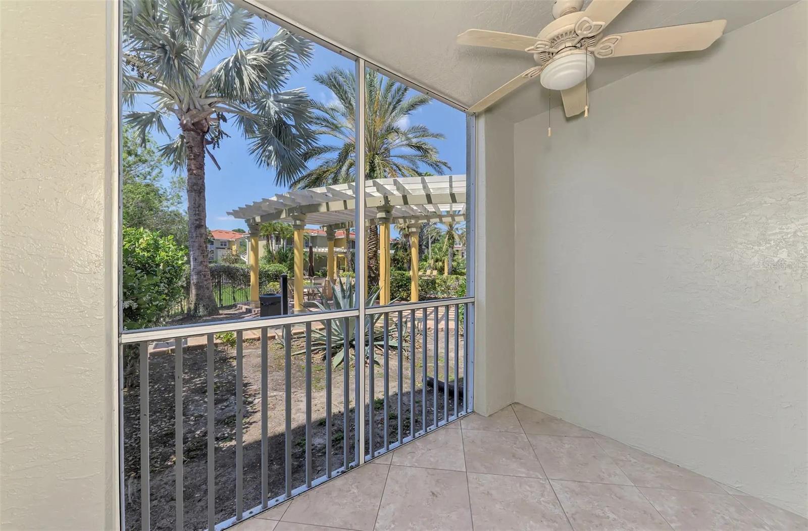 LAS PALMAS OF SARSOTA - Residential