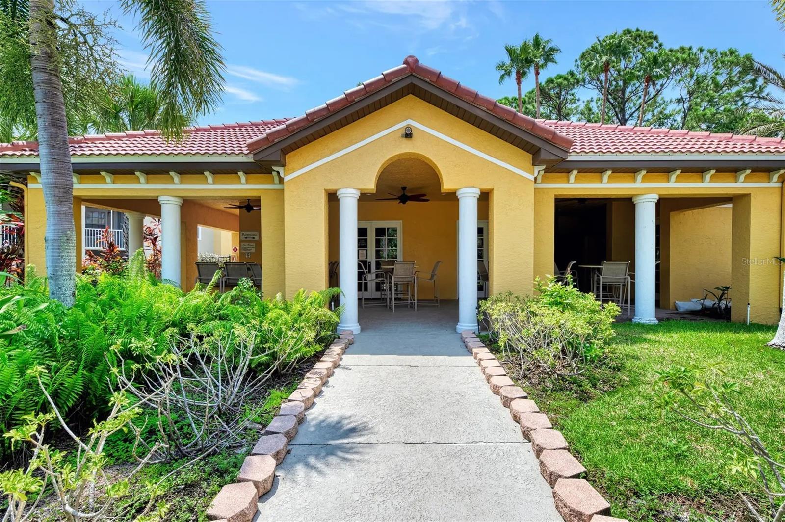 LAS PALMAS OF SARSOTA - Residential