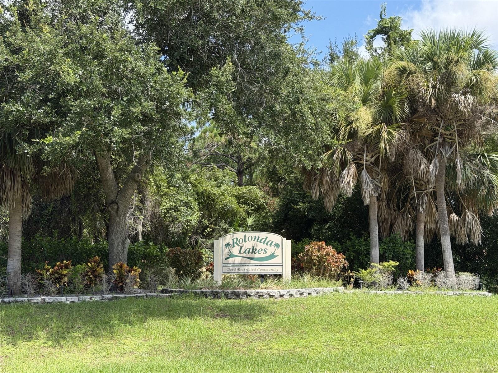 416 & 418 BAYTREE DRIVE