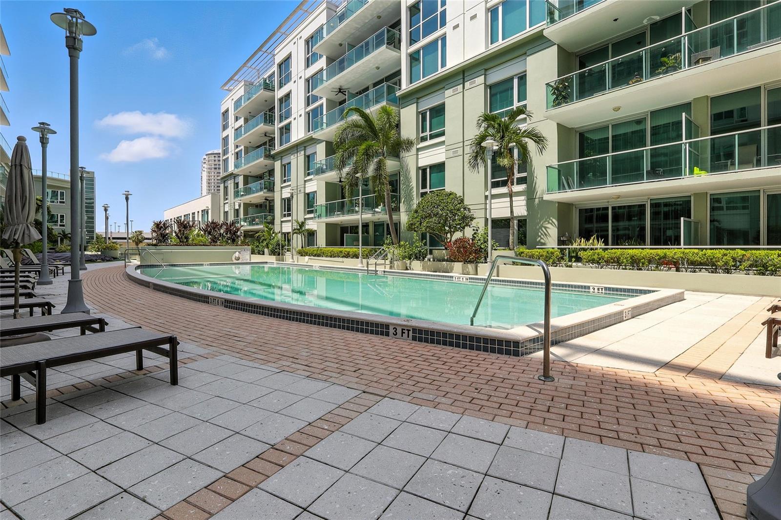 THE PLACE AT CHANNELSIDE A CON - Residential