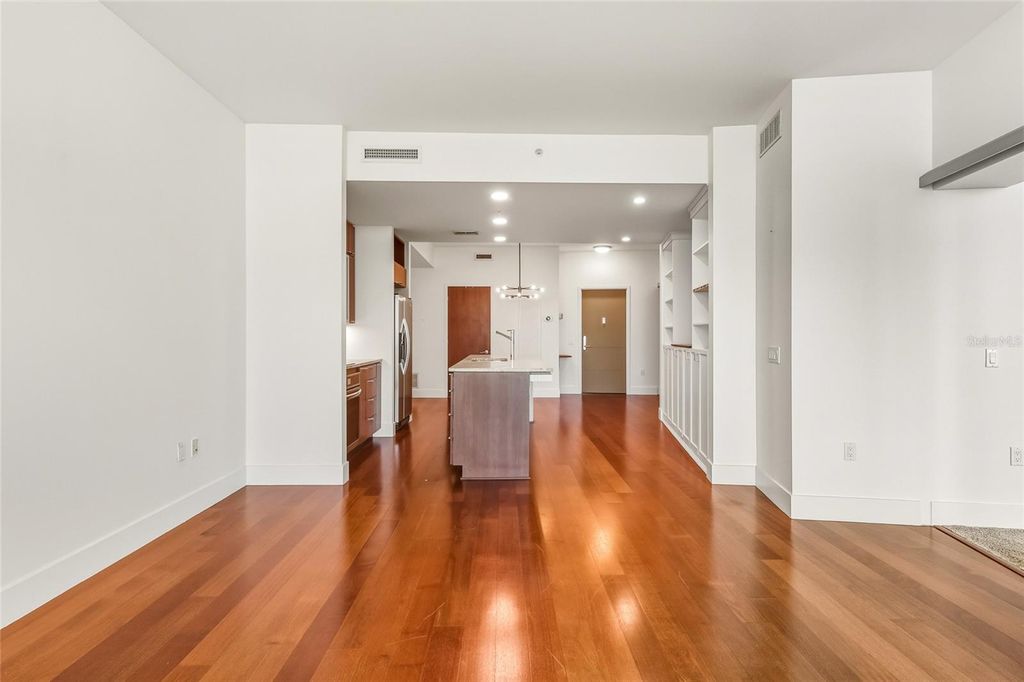 Photo of 912 Channelside Drive #2601, Tampa, FL 33602 (MLS # TB8439129)