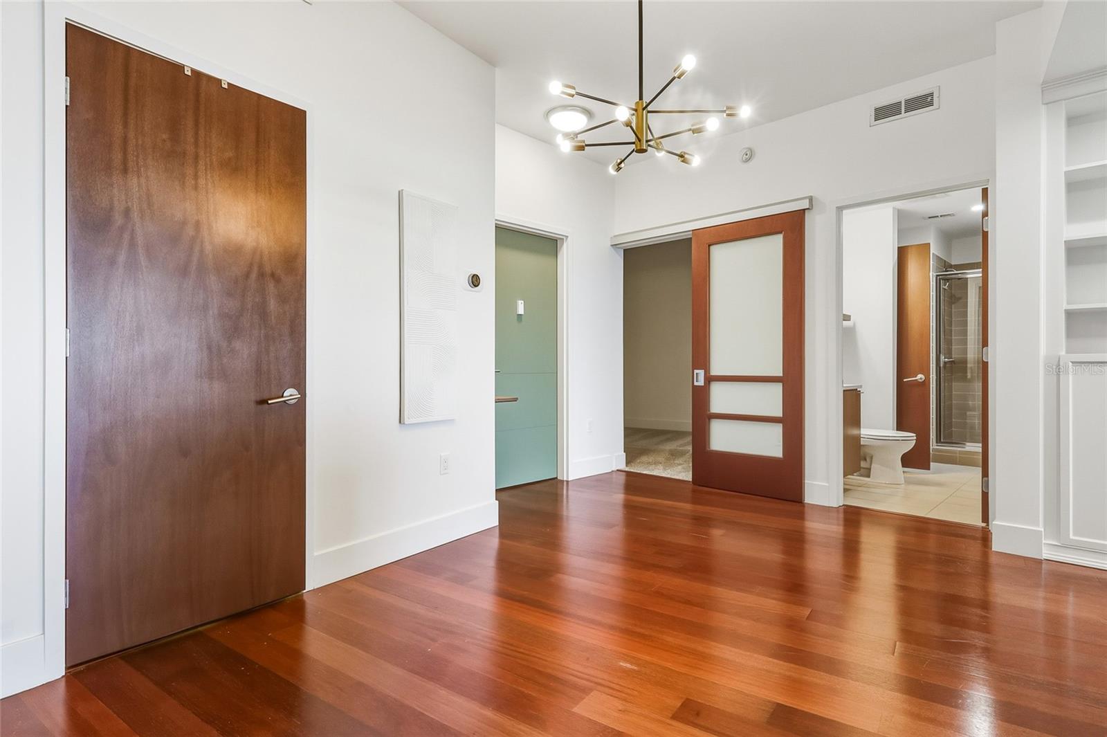 THE PLACE AT CHANNELSIDE A CON - Residential