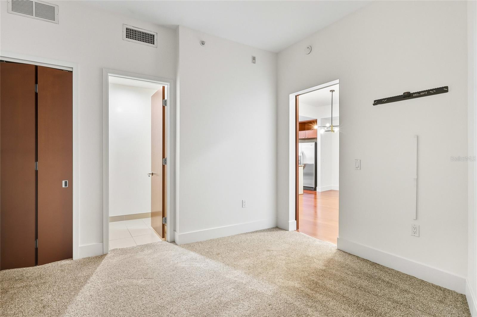 THE PLACE AT CHANNELSIDE A CON - Residential