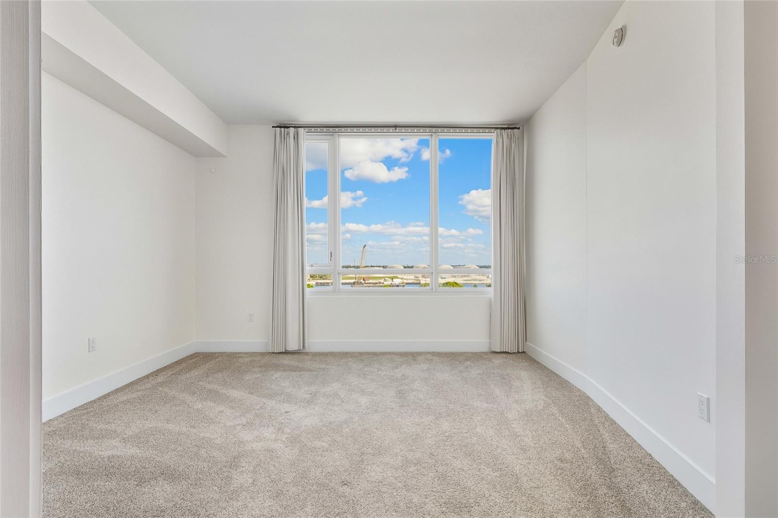 THE PLACE AT CHANNELSIDE A CON - Residential