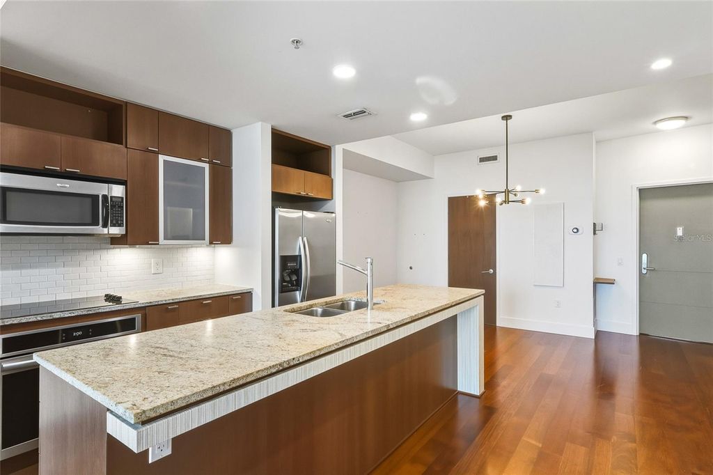 Photo of 912 Channelside Drive #2601, Tampa, FL 33602 (MLS # TB8439129)