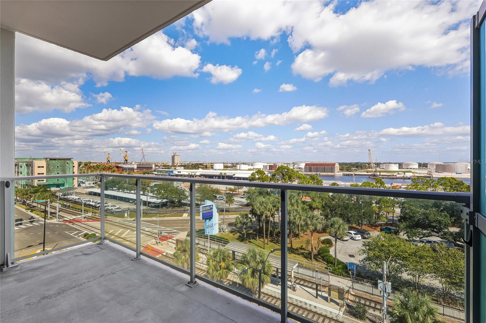 THE PLACE AT CHANNELSIDE A CON - Residential