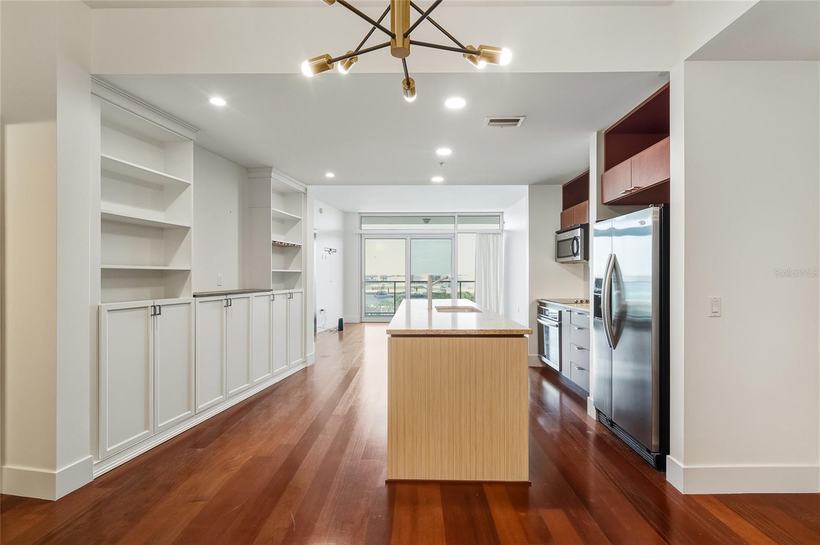 THE PLACE AT CHANNELSIDE A CON - Residential