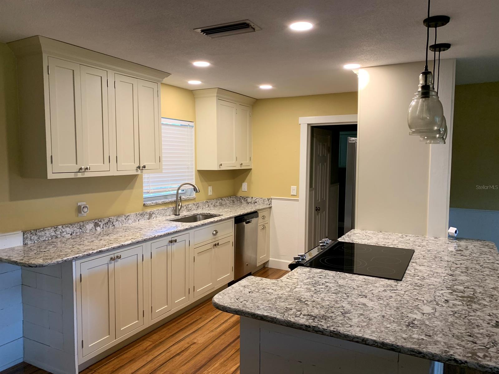 Detwilers Add 01 New Smyrna Bch - Residential Lease