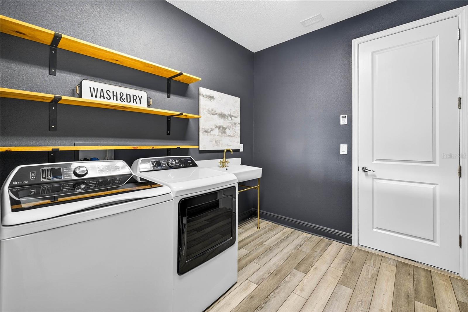 B & D HAWKSTONE PH 2 - Residential Lease