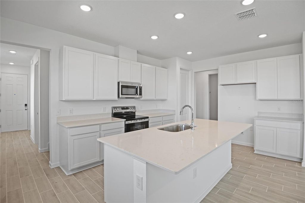 Photo of 5216 Bee Balm Street, Lake Hamilton, FL 33851 (MLS # S5128000)