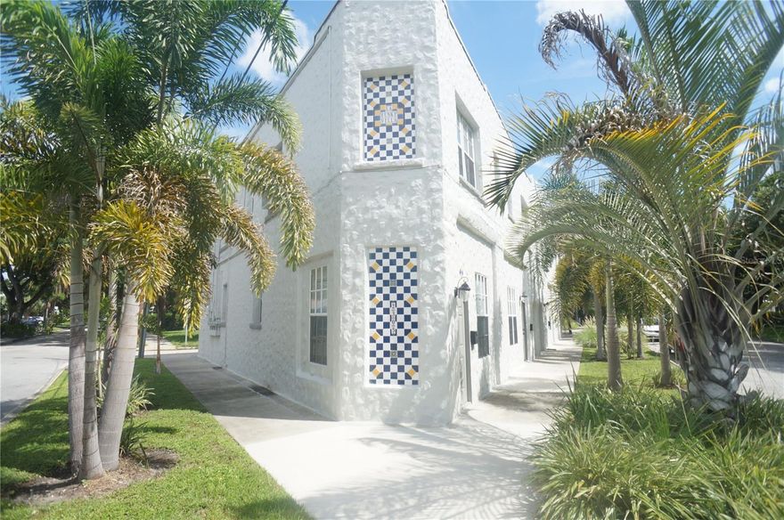 One or more photo(s) has been virtually staged. Available June 1st 2026. Charming South Tampa Vintage 1/1 in Landmark 1920s Building Welcome to this beautifully restored 1-bedroom, 1-bathroom apartment in the iconic La Funky Villa, a historic landmark building that was originally a 1920s corner store. This second-story unit offers a perfect blend of old-world charm and modern comfort, making it the ideal home for anyone seeking a unique and stylish living space in one of South Tampa's most sought-after neighborhoods. As you step inside, you'll be greeted by tall ceilings, crown molding throughout, and original restored hardwood floors that exude character. The space is filled with natural light, creating a bright and airy atmosphere. Enjoy treehouse views from the windows, offering a serene escape in the heart of the city. The kitchen has been thoughtfully renovated with solid wood cabinets, and  Quartz Countertops and stainless-steel appliances, including a dishwasher for added convenience. The updated bathroom features timeless subway tile and designer finishes that add to the home’s sophisticated appeal. Practical touches include two spacious closets plus a bonus half closet for extra storage. The unit also boasts an energy-efficient, Energy Star-rated newer washer and dryer stackable in the unit. The La Funky Villa, formerly home to a piano tuning business and a mannequin repair shop, was converted to loft-style units in the early 80s, preserving the building’s history while offering a modern, inspiring living space. This apartment is perfect for someone who wants to live in a well-maintained, character-rich building while enjoying easy access to South Tampa’s vibrant SOHO district, filled with trendy restaurants, shops, and entertainment. Don’t miss the opportunity to live in this exceptional, one-of-a-kind space in the heart of South Tampa!