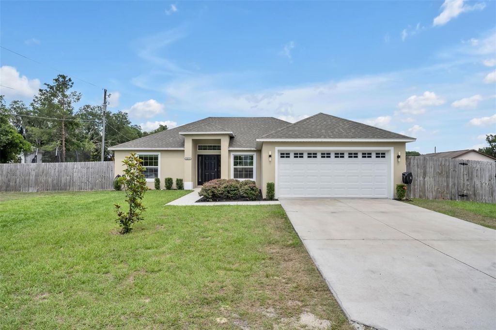 Photo of 40610 E Fourth Avenue, Umatilla, FL 32784 (MLS # G5112562)