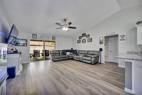 Tiny photo for 40610 E Fourth Avenue, Umatilla, FL 32784 (MLS # G5112562)